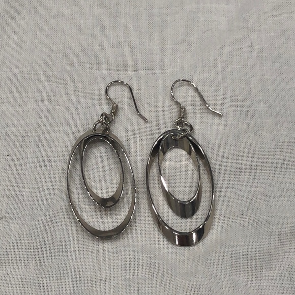 2 for $30 Silver Double Hoop Earring - Picture 1 of 1